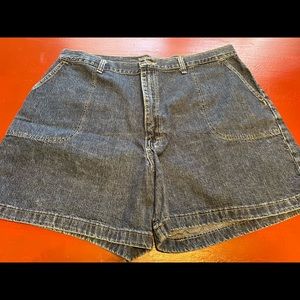 Jean denim shorts by Wrangler. Size 18. Great condition.